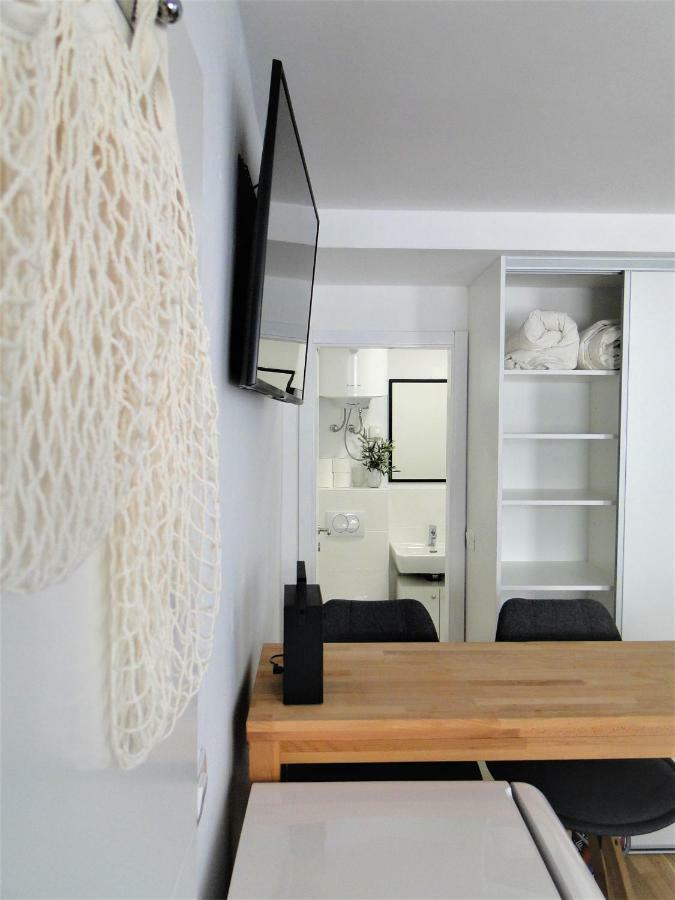 Apartma Na Terasi อิซอลา ภายนอก รูปภาพ